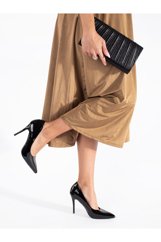  Melnas krāsas puszābaki