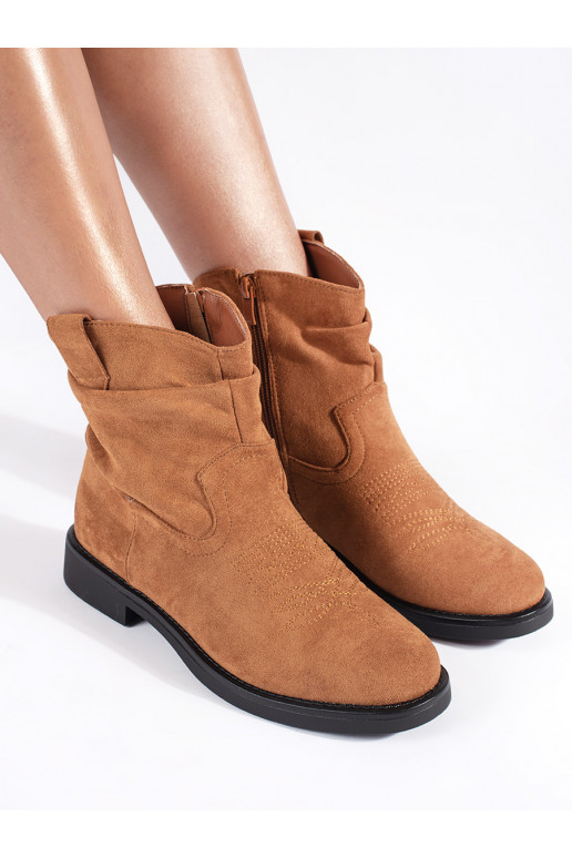 brūnas krāsas    brūnas krāsas