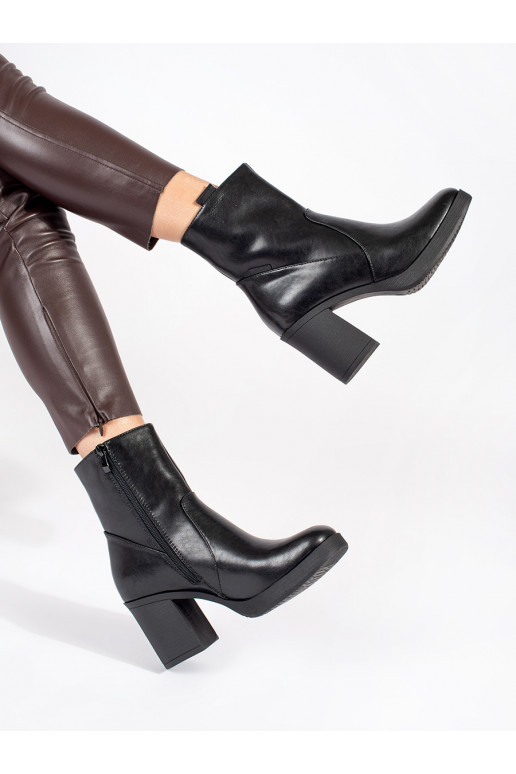 Melns   zābaki  Sergio Leone