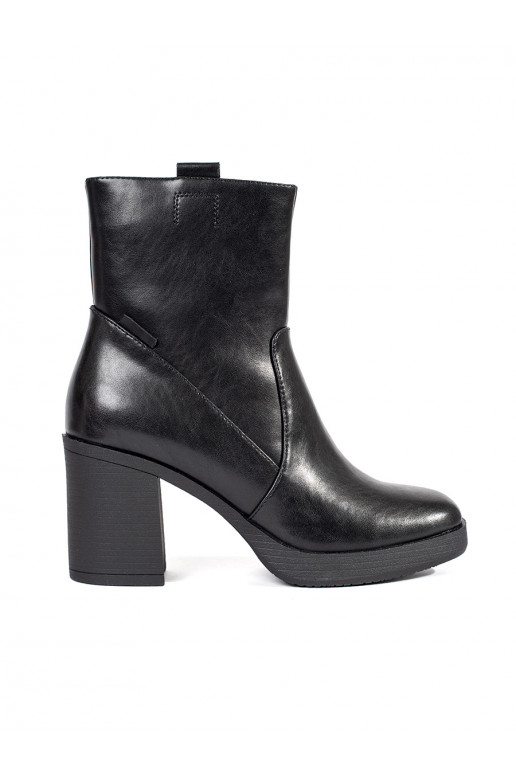 Melns   zābaki  Sergio Leone