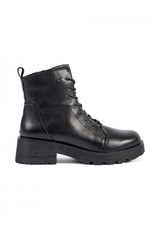 Melnas krāsas zābaki  Sergio Leone   Melnas krāsas zābaki  Sergio Leone