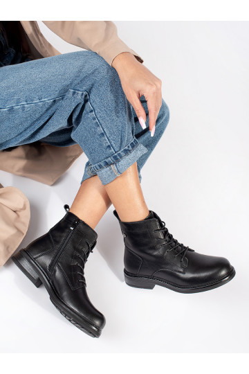 Melns  sieviešu zābaki   Sergio Leone