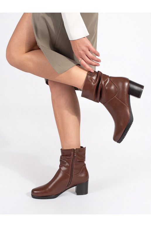 brūnas krāsas   sieviešu zābaki uz papēža  Sergio Leone