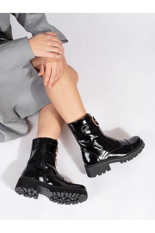 Melns lakoti puszābaki z ozdobnym zamkiem