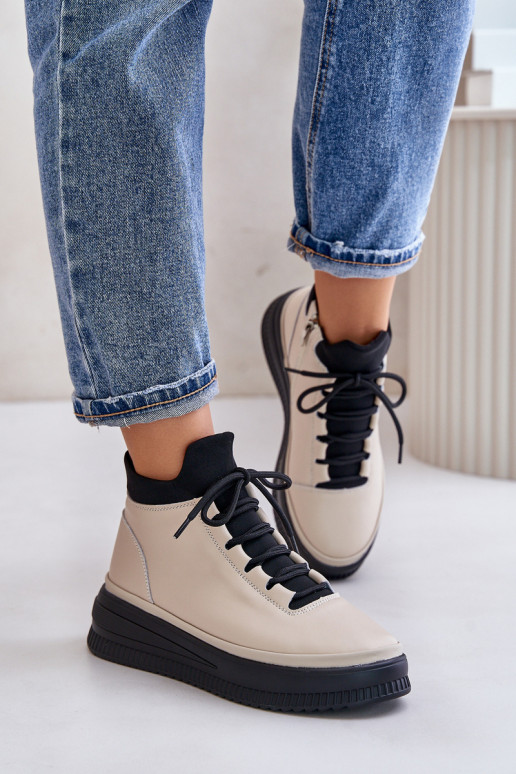 Viegli Āda sporta apavi ar platformu... Viegli Āda sporta apavi ar platformu...