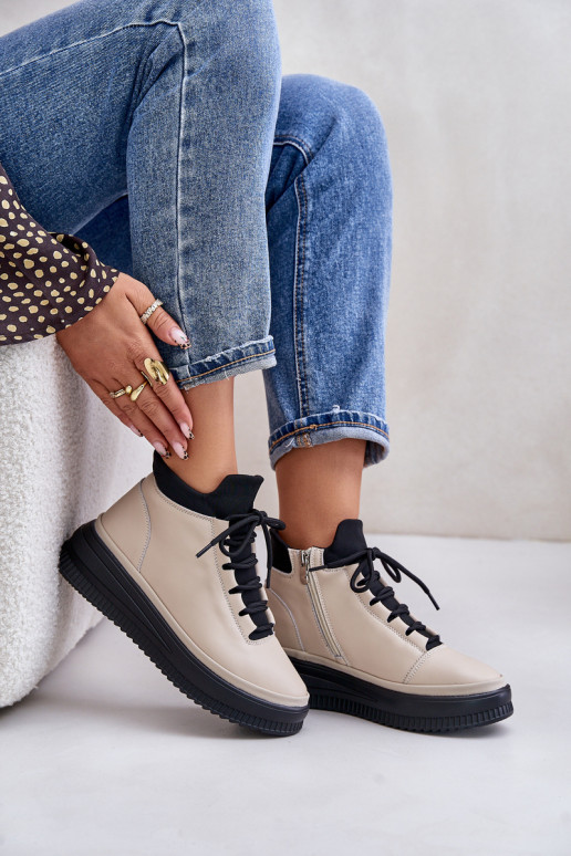 Viegli Āda sporta apavi ar platformu... Viegli Āda sporta apavi ar platformu...