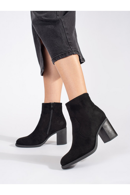 Melns   sieviešu zābaki uz papēža