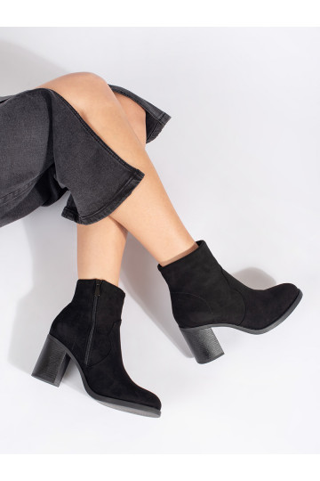 Melns   sieviešu zābaki uz papēža 2