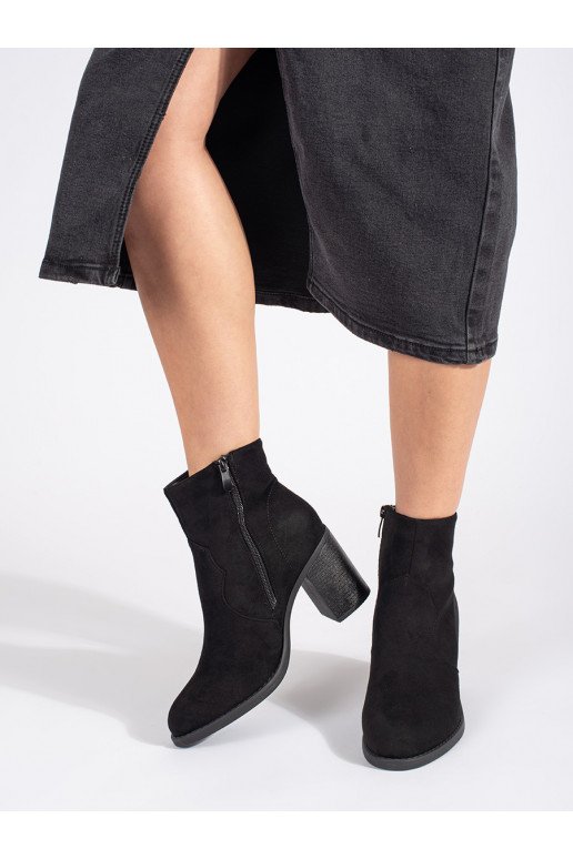 Melns   sieviešu zābaki uz papēža