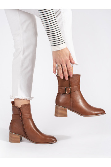 brūnas krāsas sieviešu zābaki uz papēža ar sprādzēm 2