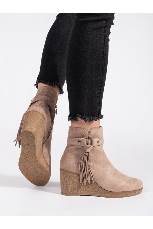 zamšādas  sieviešu zābaki  z frędzlami