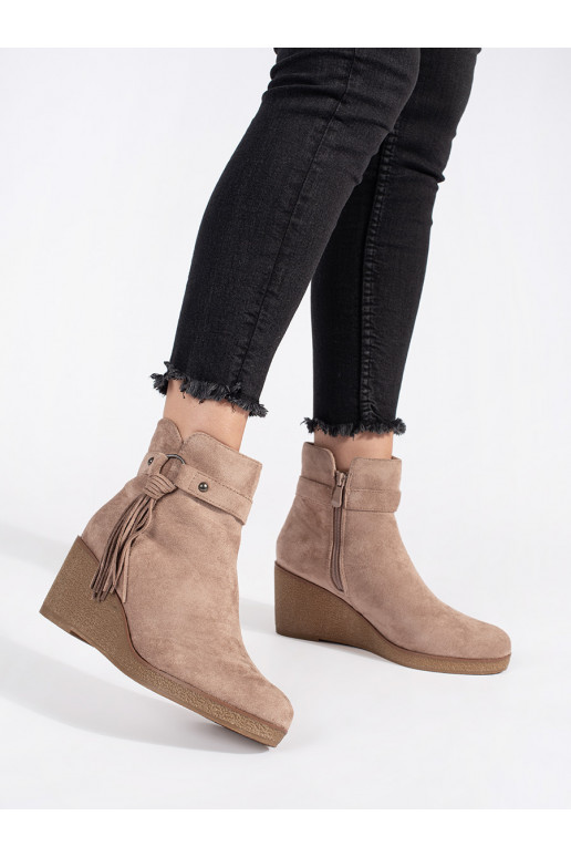 zamšādas  sieviešu zābaki  z frędzlami