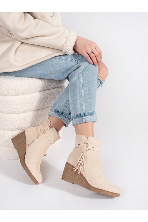 zamšādas  sieviešu zābaki  z frędzlami