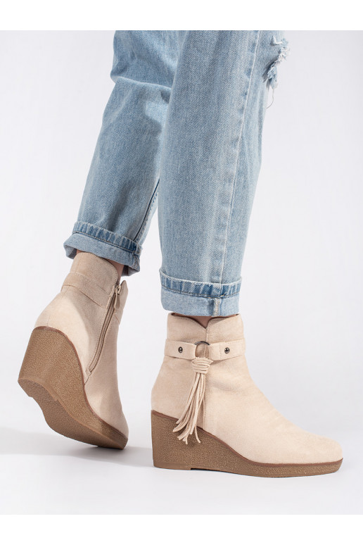 zamšādas  sieviešu zābaki  z frędzlami