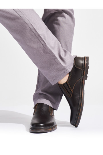 tumši brūnas krāsas  kurpes