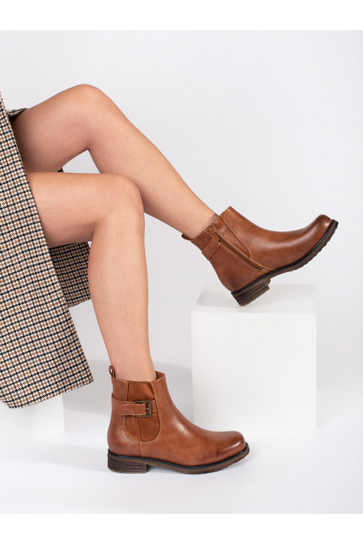 brūnas krāsas sieviešu zābaki ar sprādzēm 