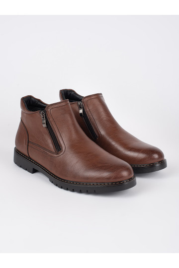 brūnas krāsas  zābaki