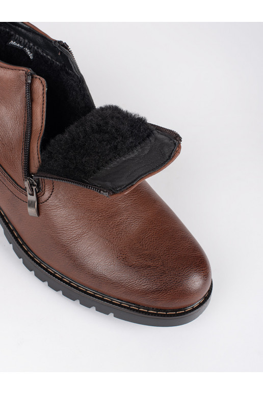 brūnas krāsas  zābaki  