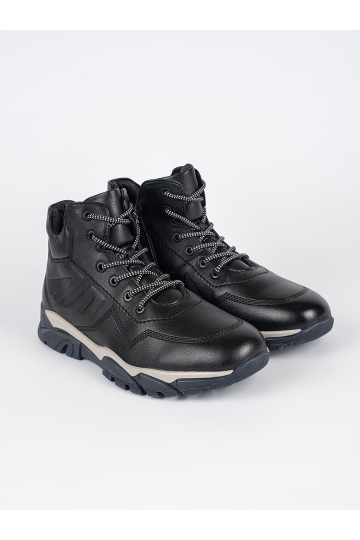 Melnas krāsas zābaki