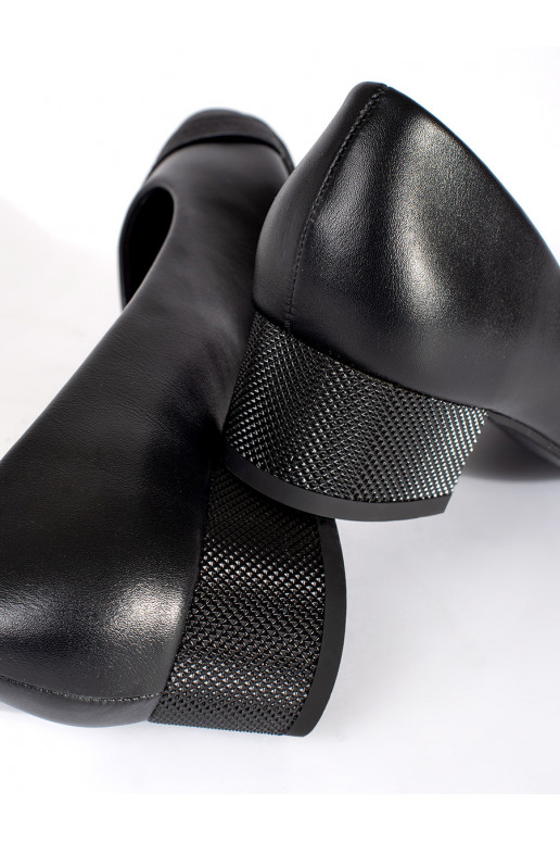 Melns  puszābaki  Melns  puszābaki