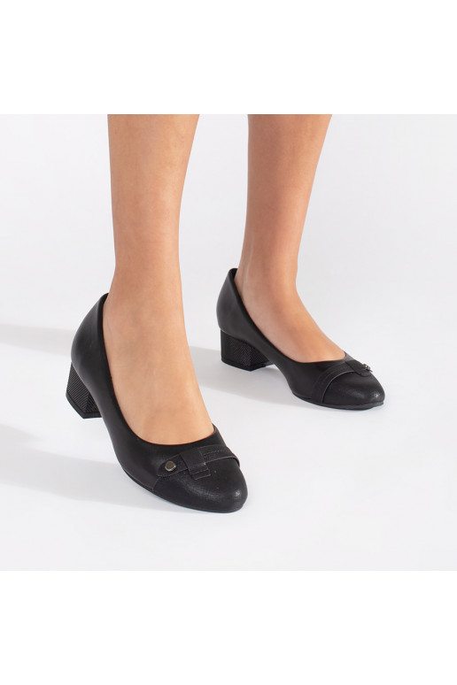 Melns  puszābaki  Melns  puszābaki