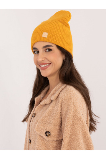 Cepure ir tumši dzeltena 2