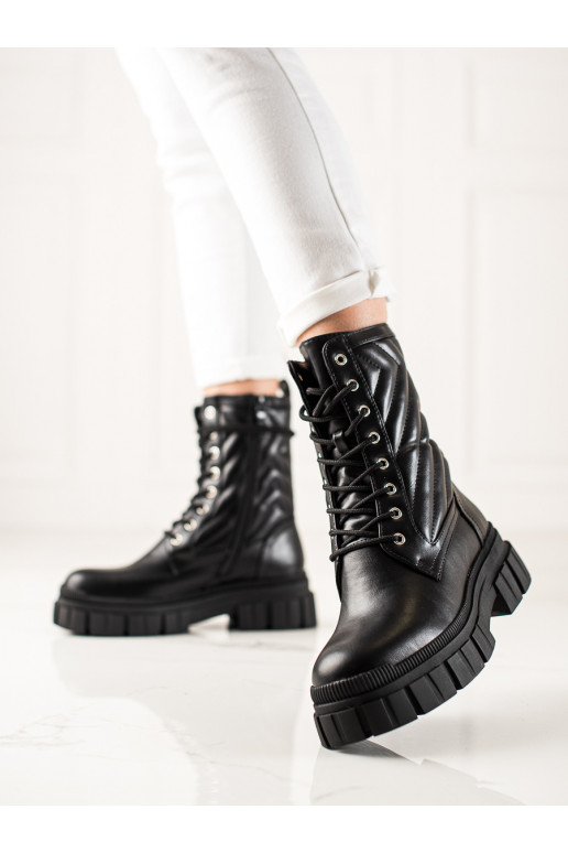 zābaki z pikowanym wzorem