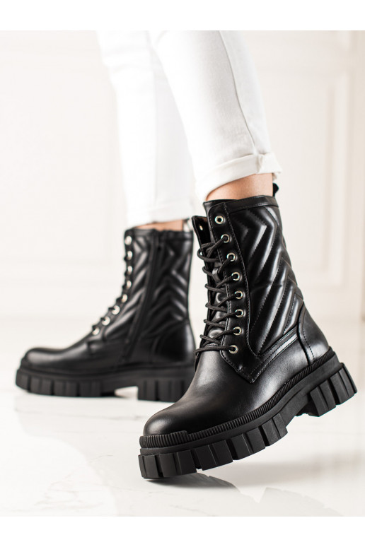 zābaki z pikowanym wzorem