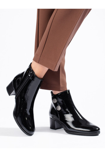 lakoti puszābaki  uz papēža 2