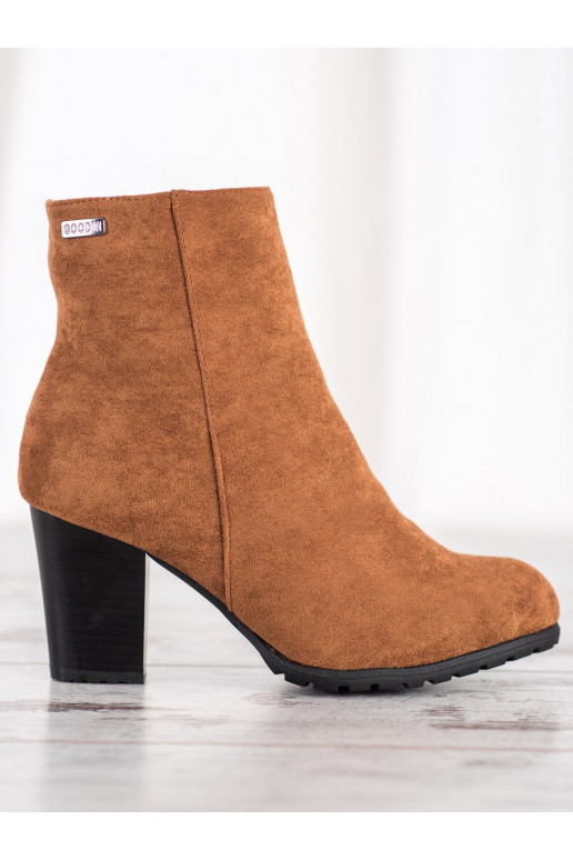 Brūnas krāsas puszābaki ar papēdi