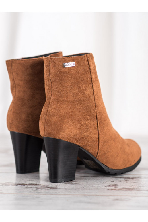 Brūnas krāsas puszābaki ar papēdi