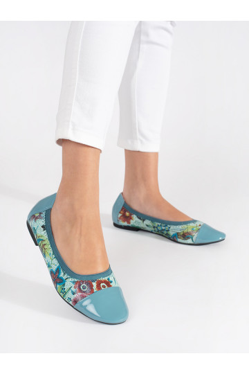 Balerīnas kwiatowy wzór z lakierowanym noskiem