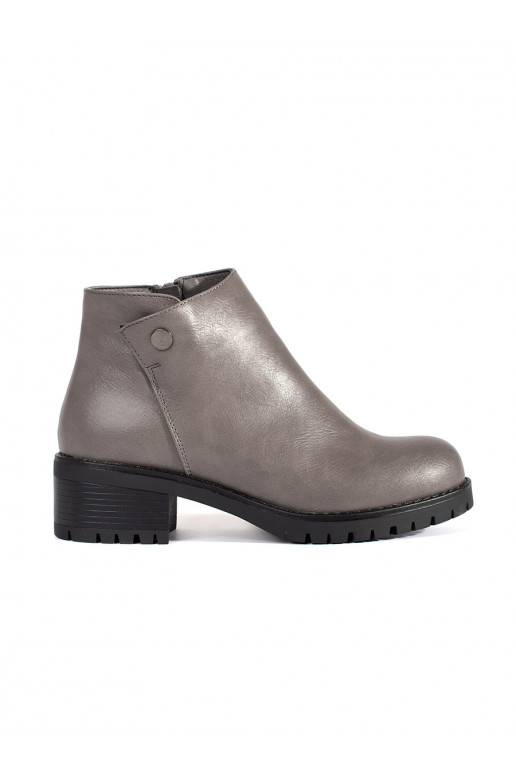 Pelēkas krāsas zābaki z imitacji skóry
