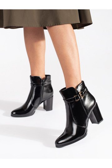 Melns lakoti puszābaki  Sergio Leone