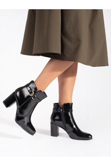 Melns lakoti puszābaki  Sergio Leone 2