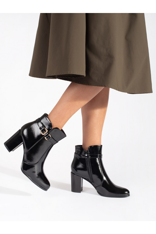 Melns lakoti puszābaki  Sergio Leone