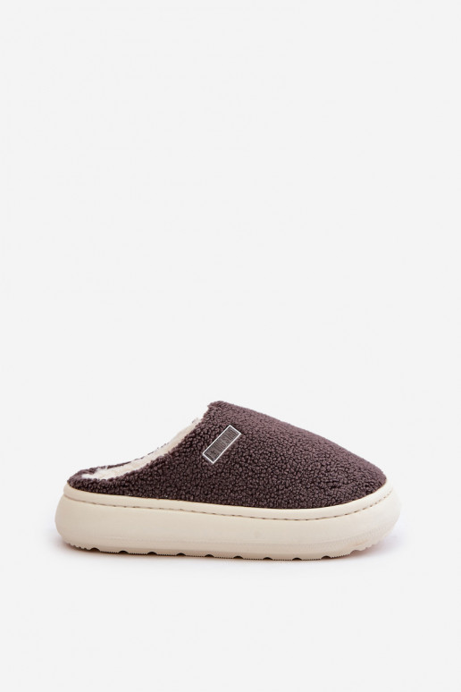 Pašiltinātas šlepetes ar biezu zoli...