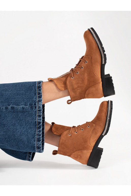 brūnas krāsas zābaki 