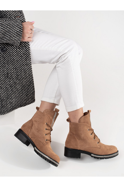 smilšu krāsas zābaki 