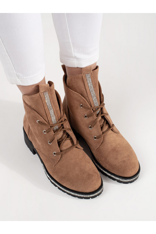 smilšu krāsas zābaki 