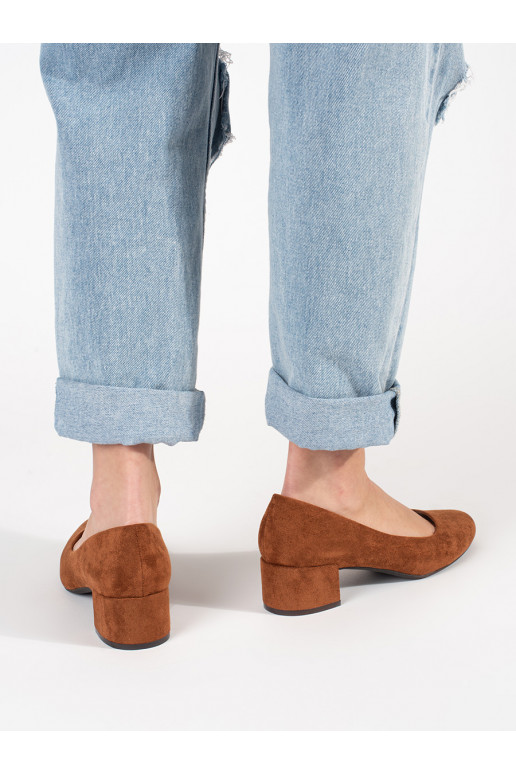 brūnas krāsas  puszābaki uz papēža brūnas krāsas  puszābaki uz papēža