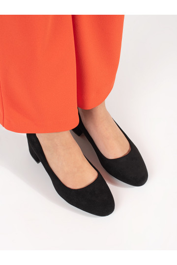 Melns  puszābaki uz papēža Sergio Leone 2