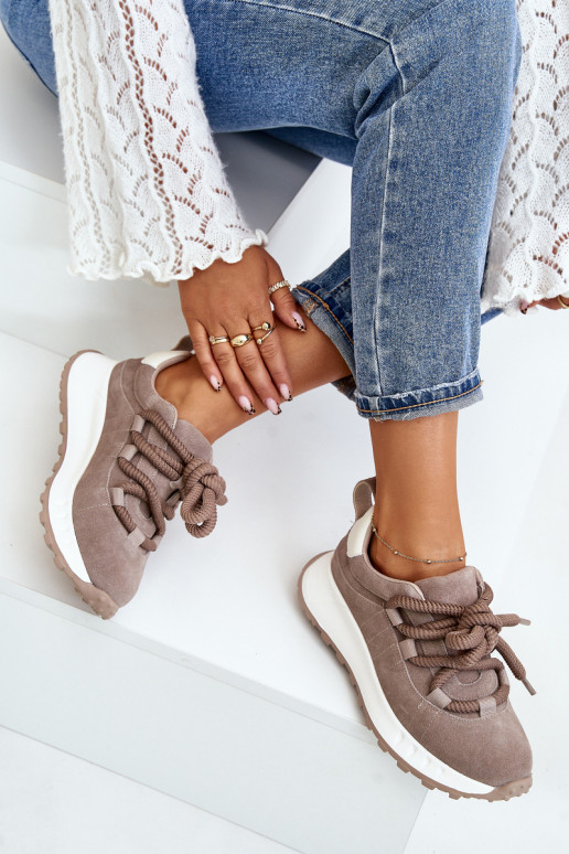 Zamšas sneakers smilšu krāsā Zamšas sneakers smilšu krāsā
