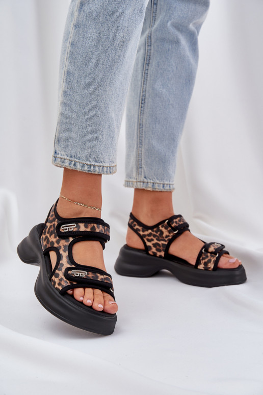 Eko   Vieglas basenes ar platformu ar leoparda kažokādas rakstu brūnas krāsas Deniffia