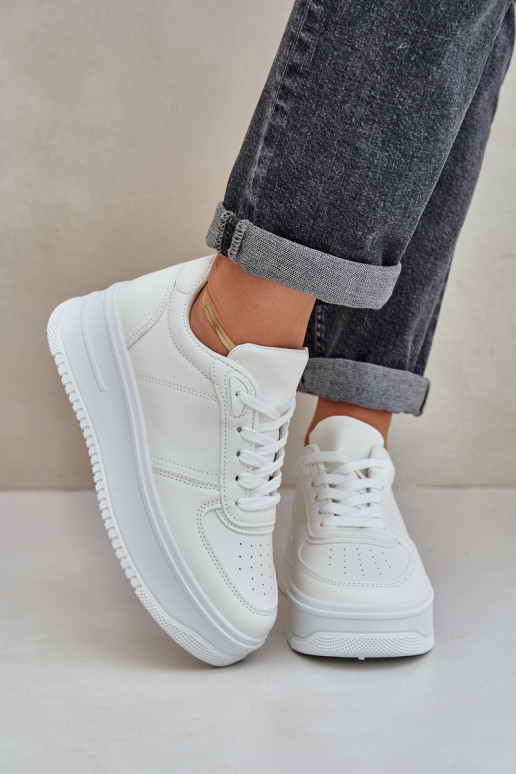 Kurpes   no eko ādas ar platformu baltas krāsas Dorreia