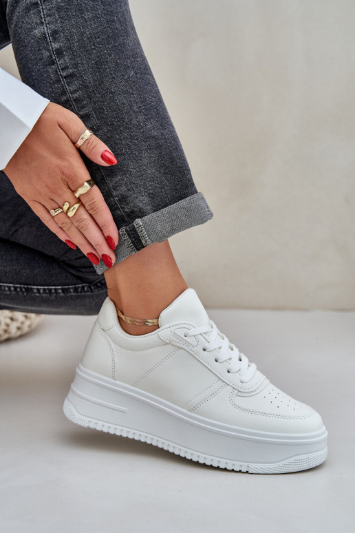 Kurpes   no eko ādas ar platformu baltas krāsas Dorreia