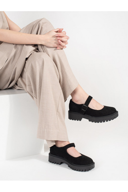 Melns kurpes ar platformu 