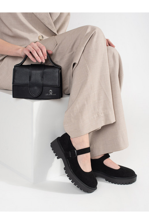 Melns kurpes ar platformu 