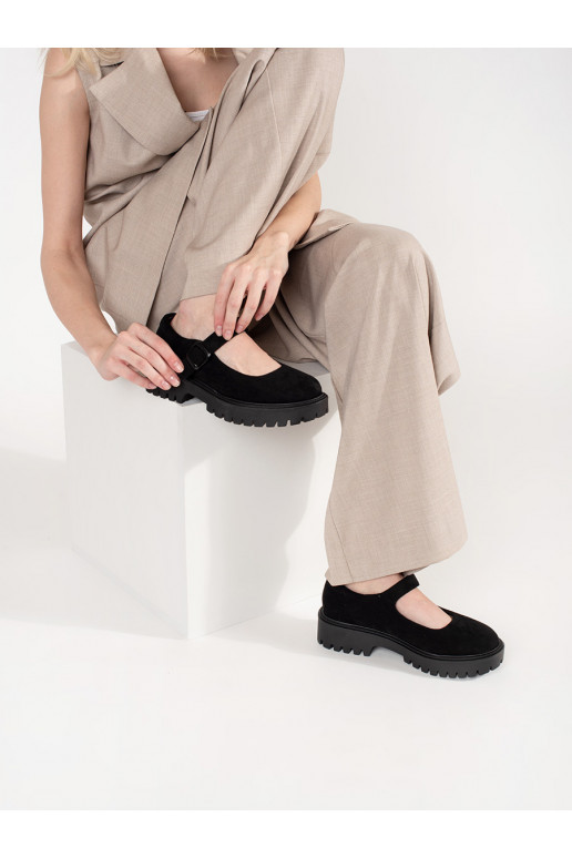 Melns kurpes ar platformu 