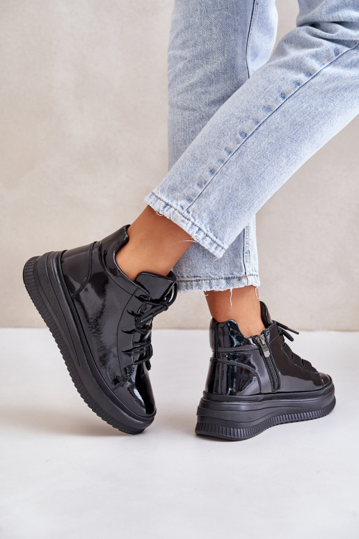 Artiker MELNI AR LAKA EFEKTU